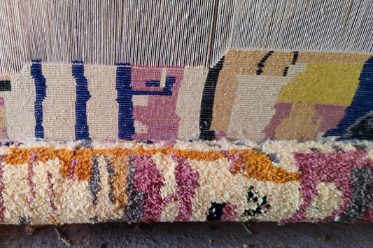 Moroccan Berber rug on the loom during  weaving process_A1015_berberdezign