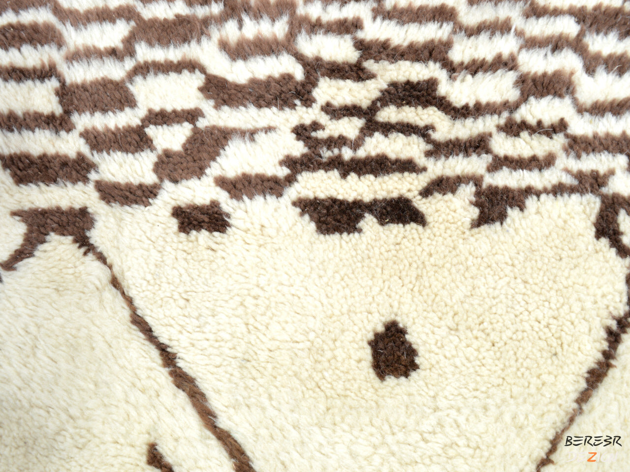 Abstract white Beni Ourain  Moroccan Berber Carpet_A1017 BerberDezign
