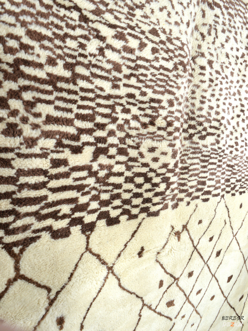 Abstract white Beni Ourain  Moroccan Berber Carpet_A1017 BerberDezign