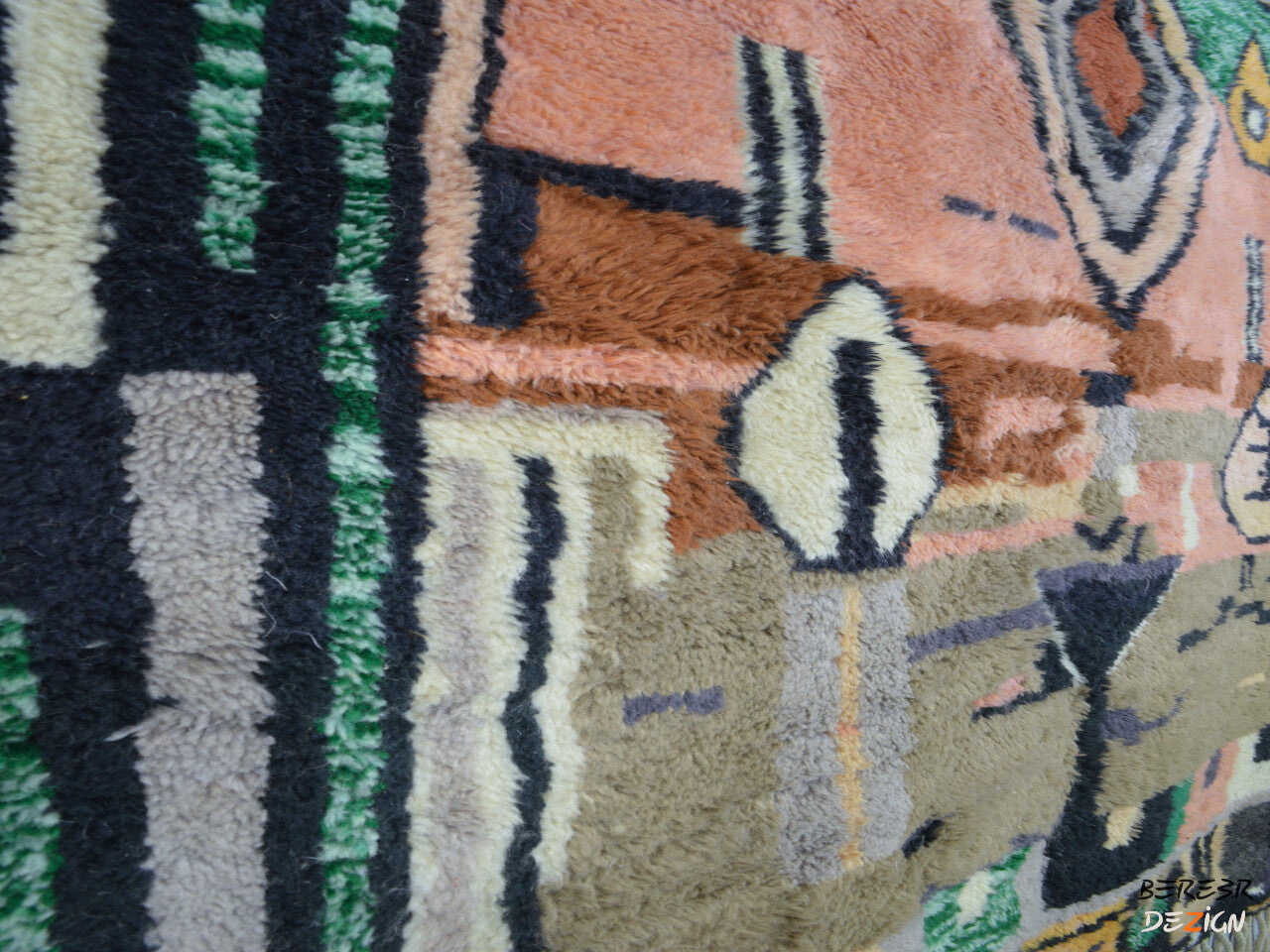 Colorful Middle Atlas Berber Carpet_A1019 BerberDezign