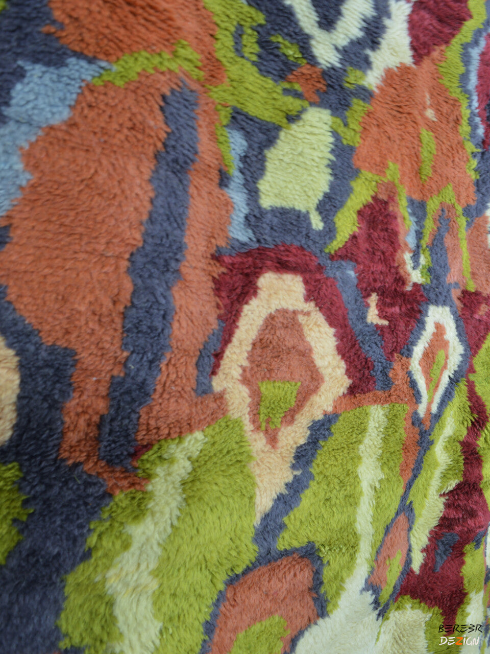 Colorful Middle Atlas Berber Carpet_A1020 BerberDezign