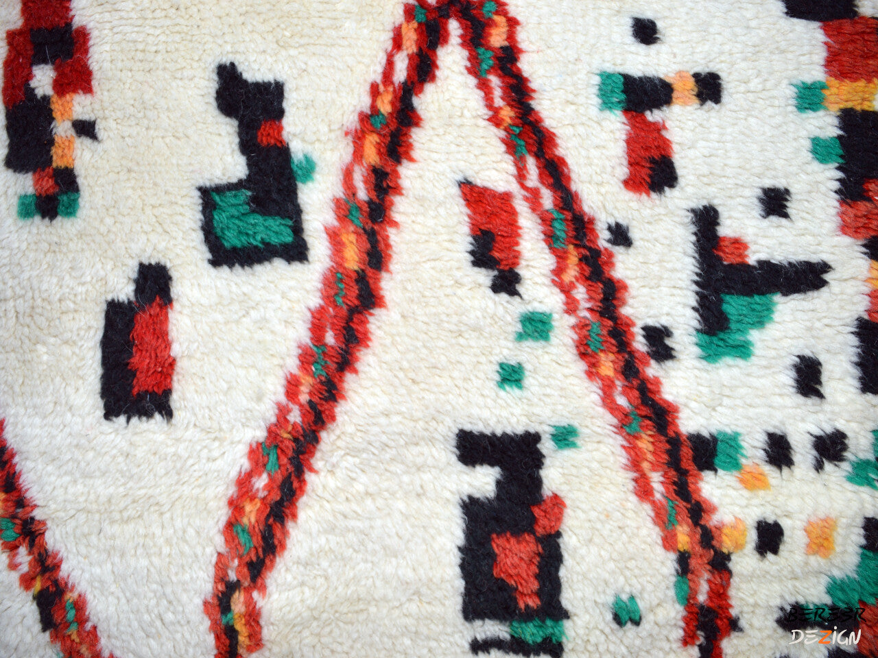 White Berber Rug with Colorful Pattern_A1004 BerberDezign
