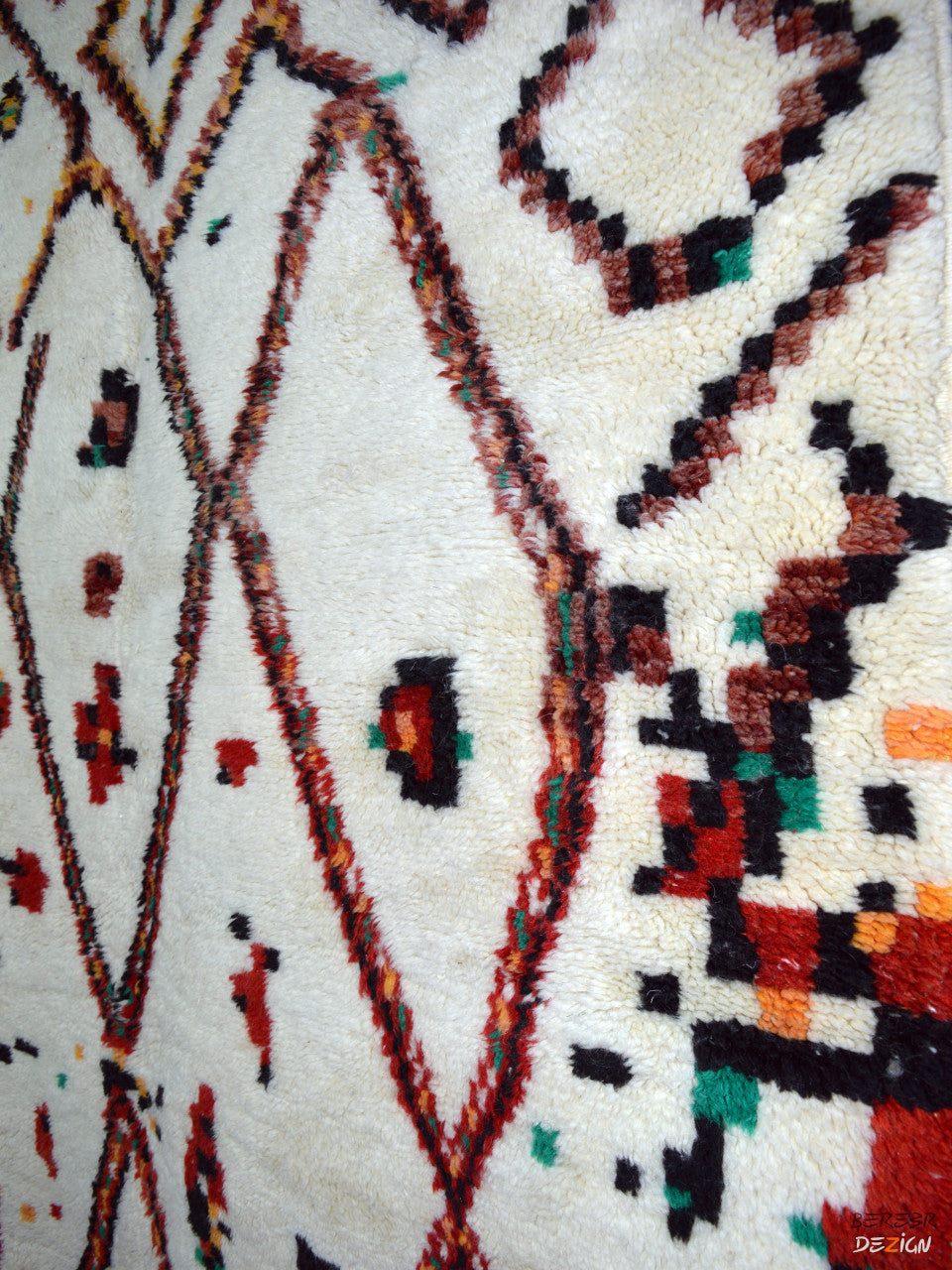 White Berber Rug with Colorful Pattern_A1004 BerberDezign